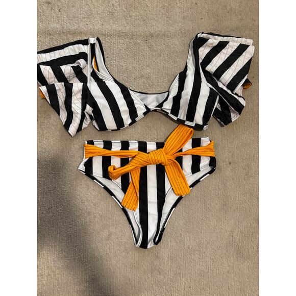Black &‎ White Striped Ruffle Bikini with Mustard Bow – Size M - Picture 2 of 3